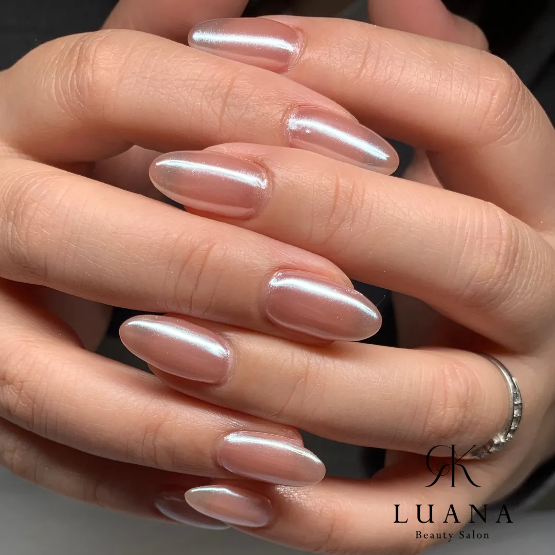 ホワイトミラーネイル